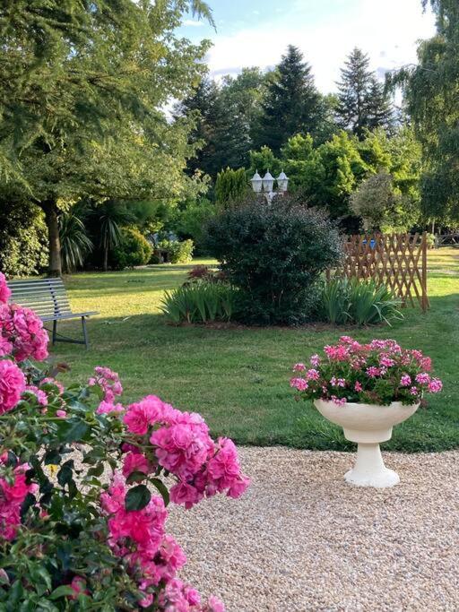 Gite Marguerite - Au Coeur De La Campagne La Petite-Boissiere Exterior foto